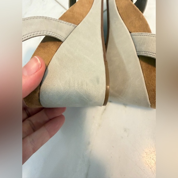 Lucky Brand Konoa Women’s 6.5 Light khaki stone leather ankle strap wedge sandal - Picture 6 of 10